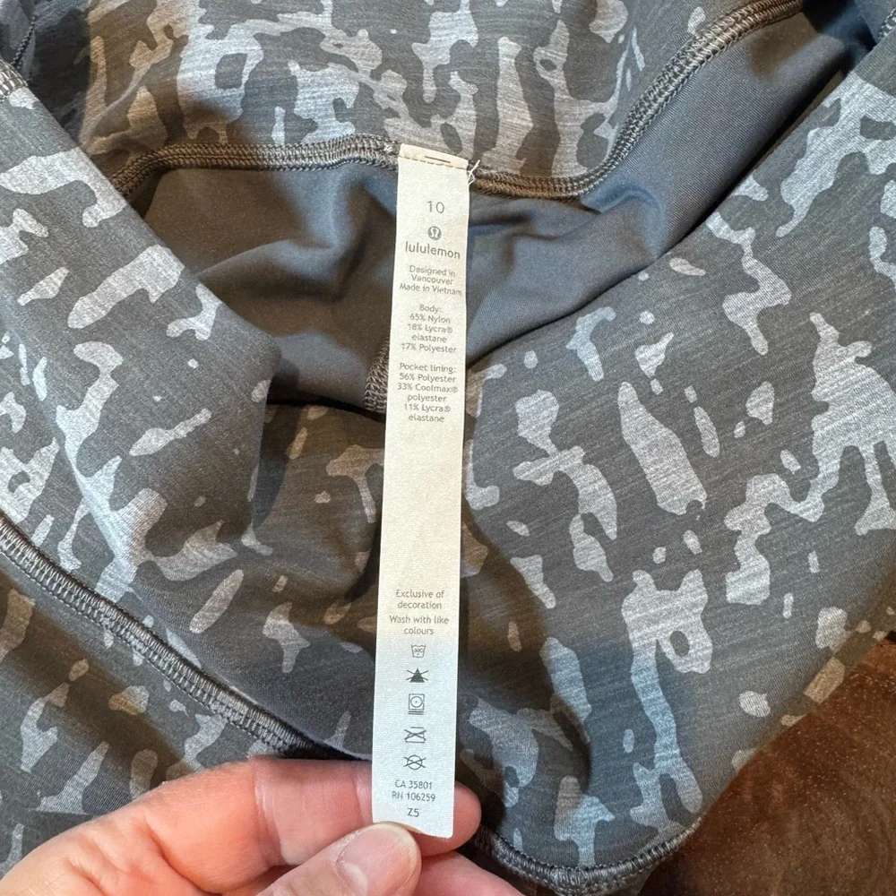lululemon athletica Gray‎ Camo Athletic Leggings, Size 10